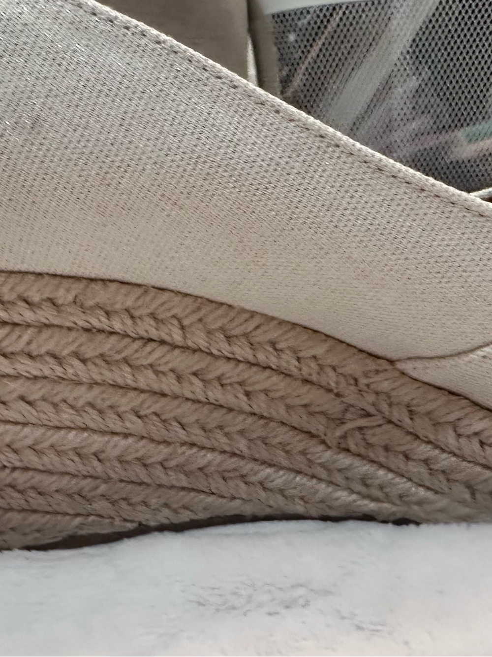 Toms’ Beige Metallic Casual Peep Toe Wedges - Picture 9 of 10